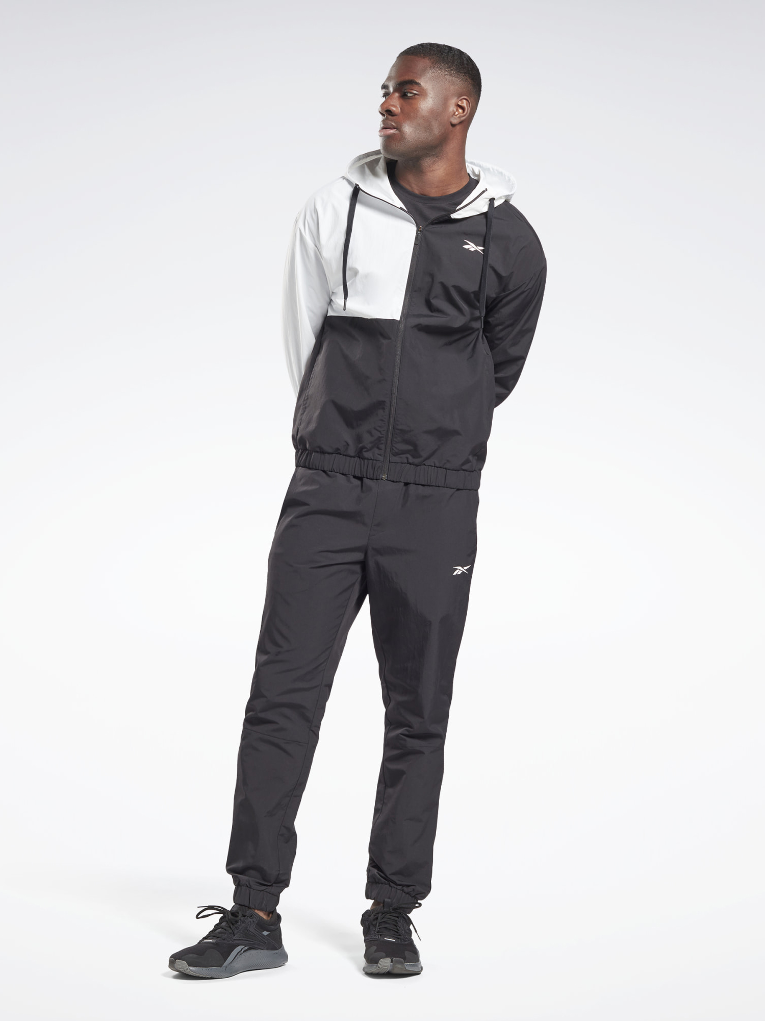 

Спортивный костюм Reebok Ts Tracksuit GJ6337 S Black