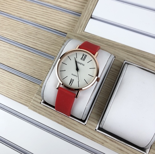 

Geneva Silicone Red-Gold-White