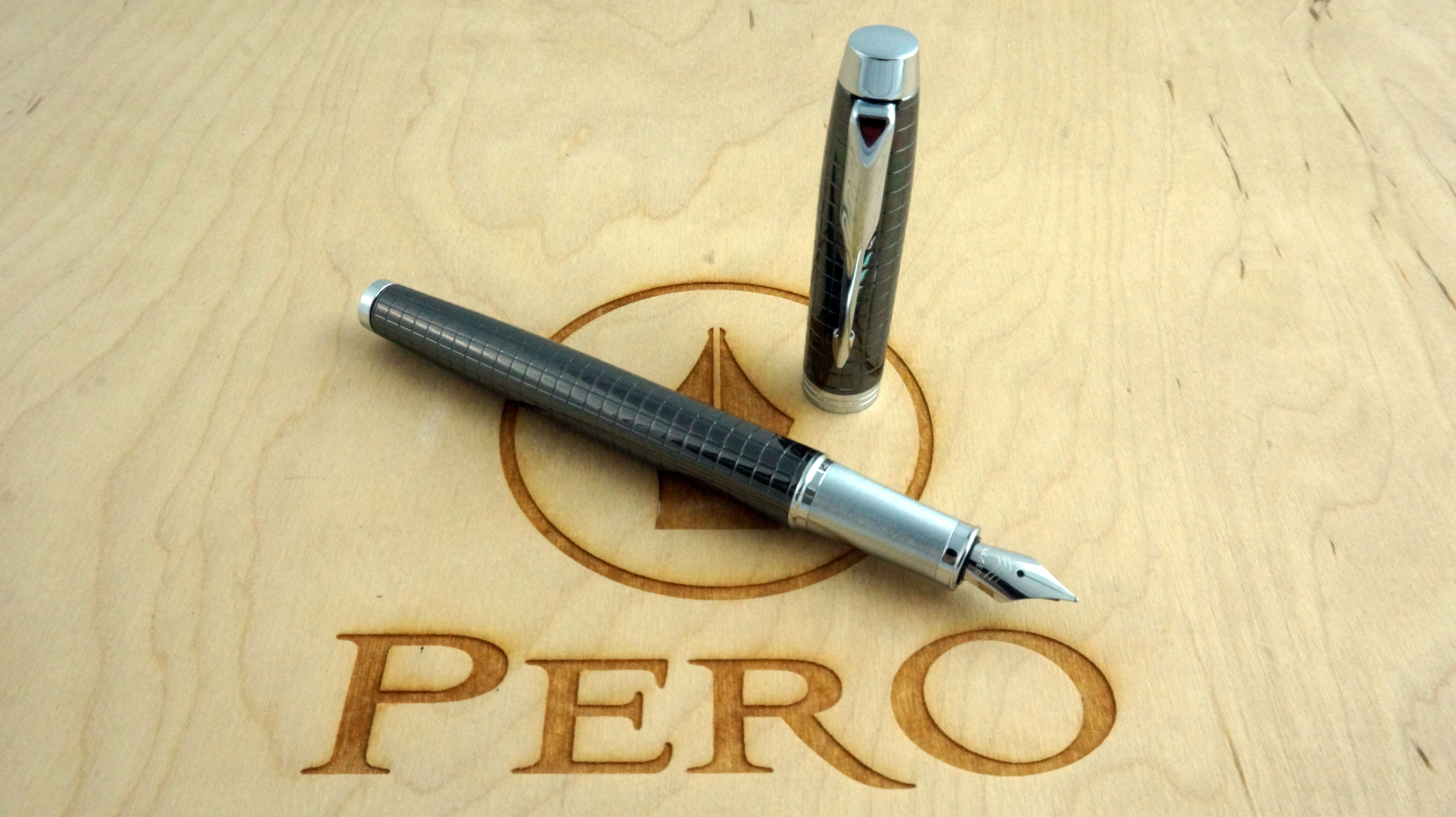 

Ручка перьевая Parker IM 17 Premium Dark Espresso Chiselled CT FP F Паркер 24 311