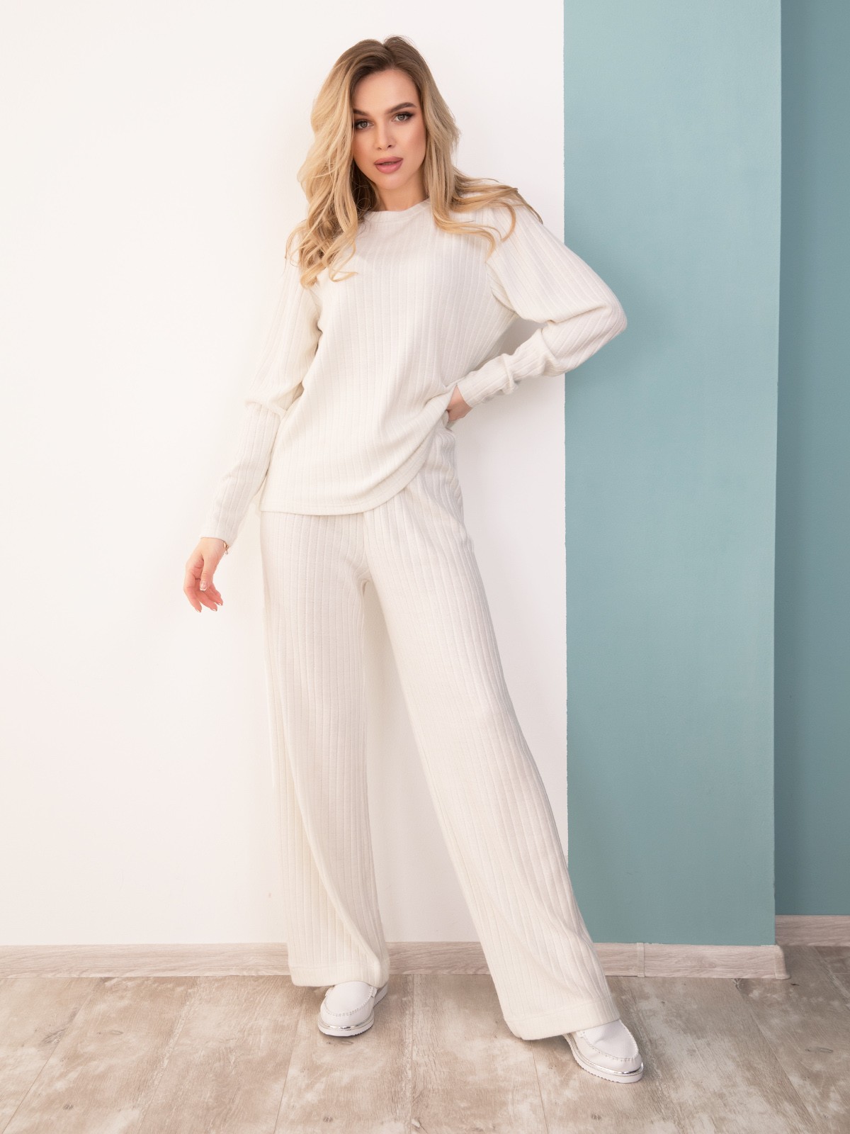 

Костюм (кофта + брюки) ISSA PLUS 12531 S Белый