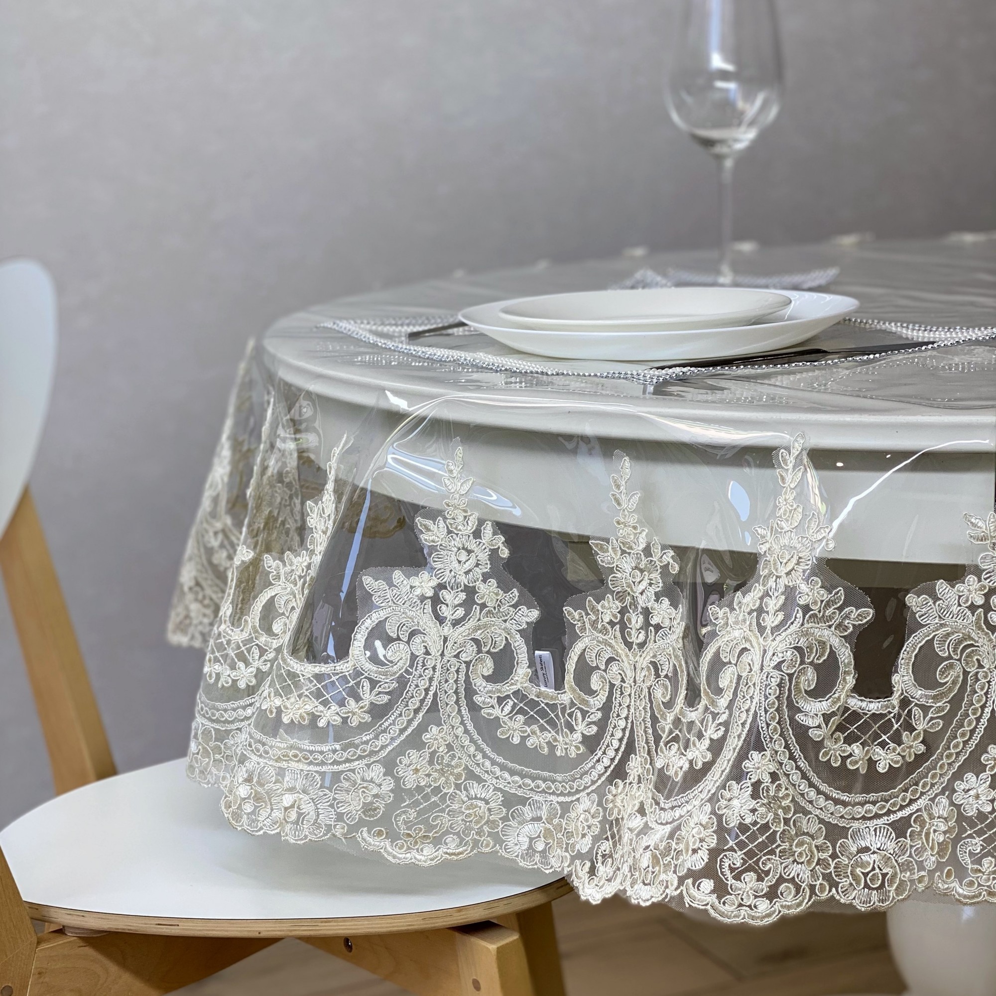 

Силиконовая Скатерть с Королевским кружевом Молочный 160x120 см