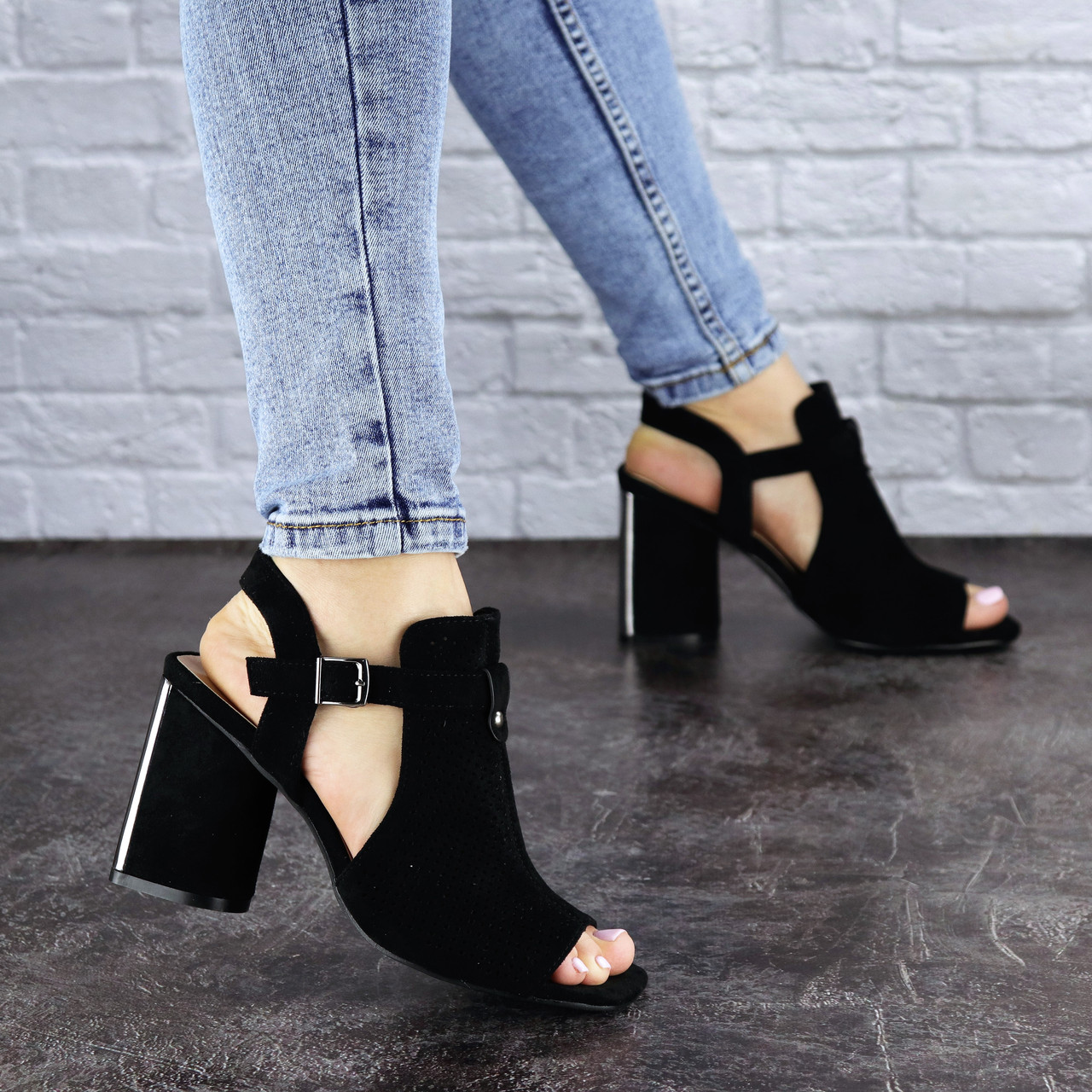 

Женские босоножки Fashion Punkin 1899 38 размер 24,5 см Черный