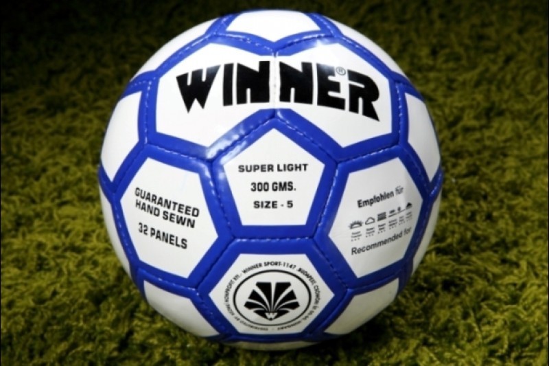 

Мяч футбольный тренировочный Winner SUPER LIGHT №5 (6180162)