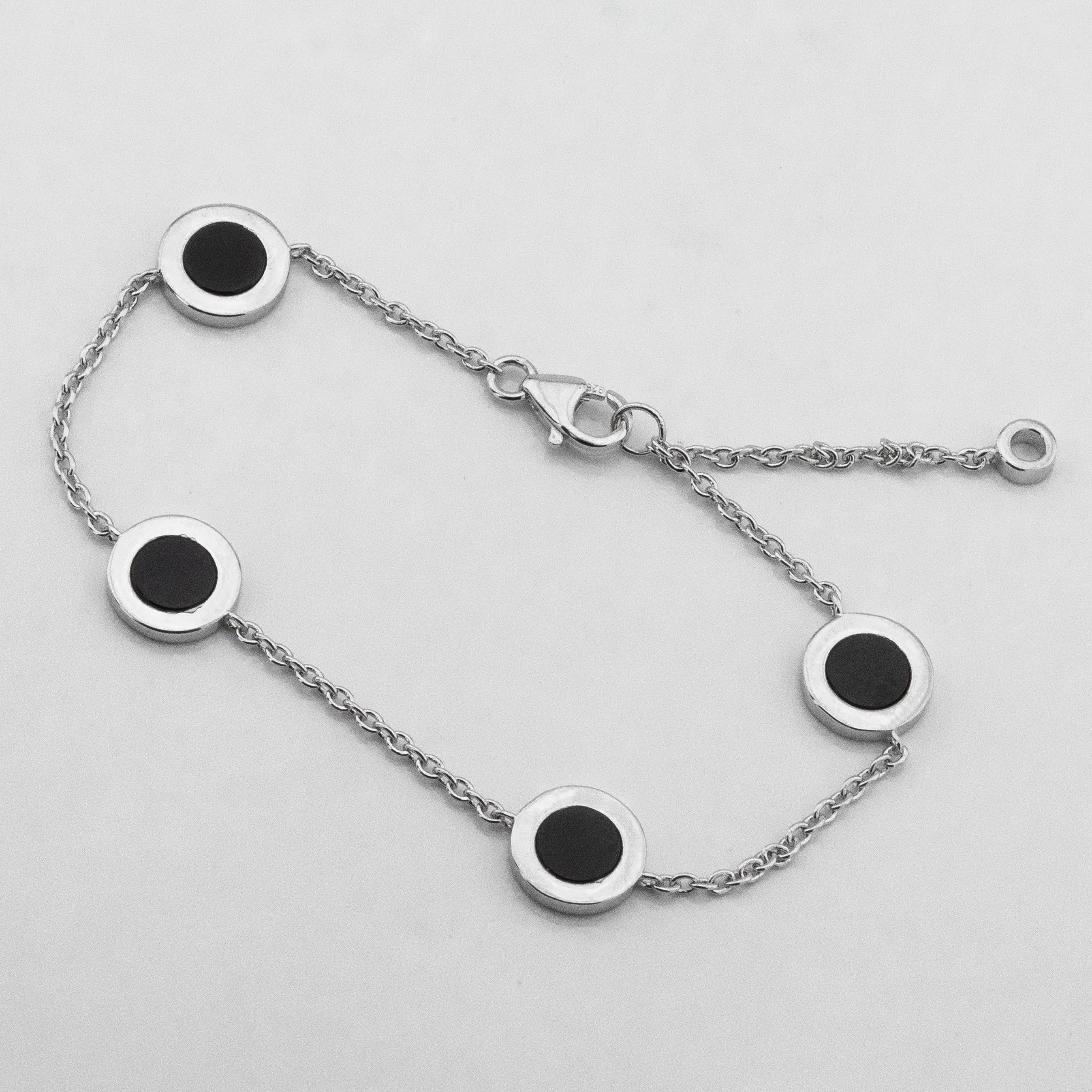 

Серебряный браслет Кружочки (оникс) b15863 Диамант