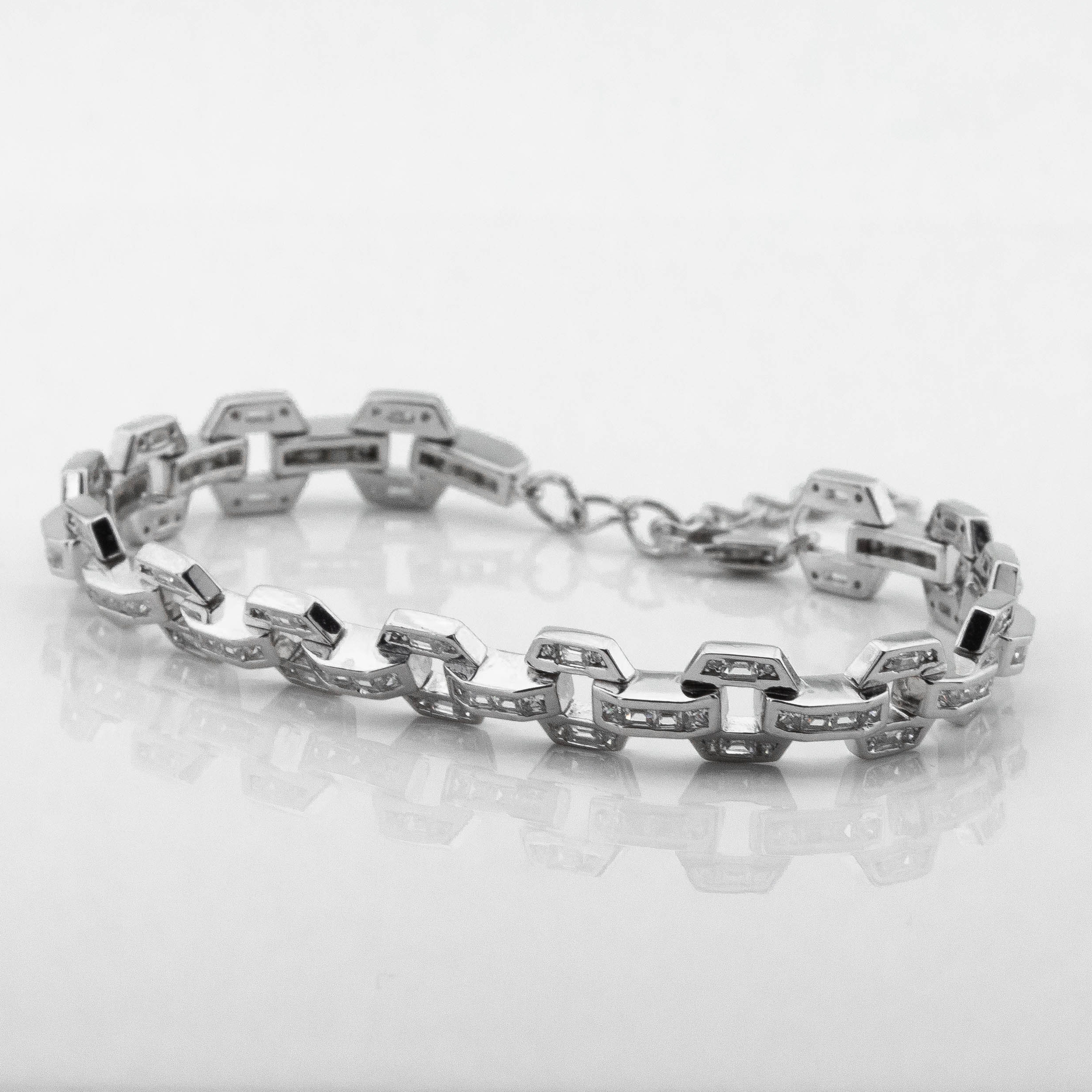

Серебряный браслет с фианитами b15865 Диамант