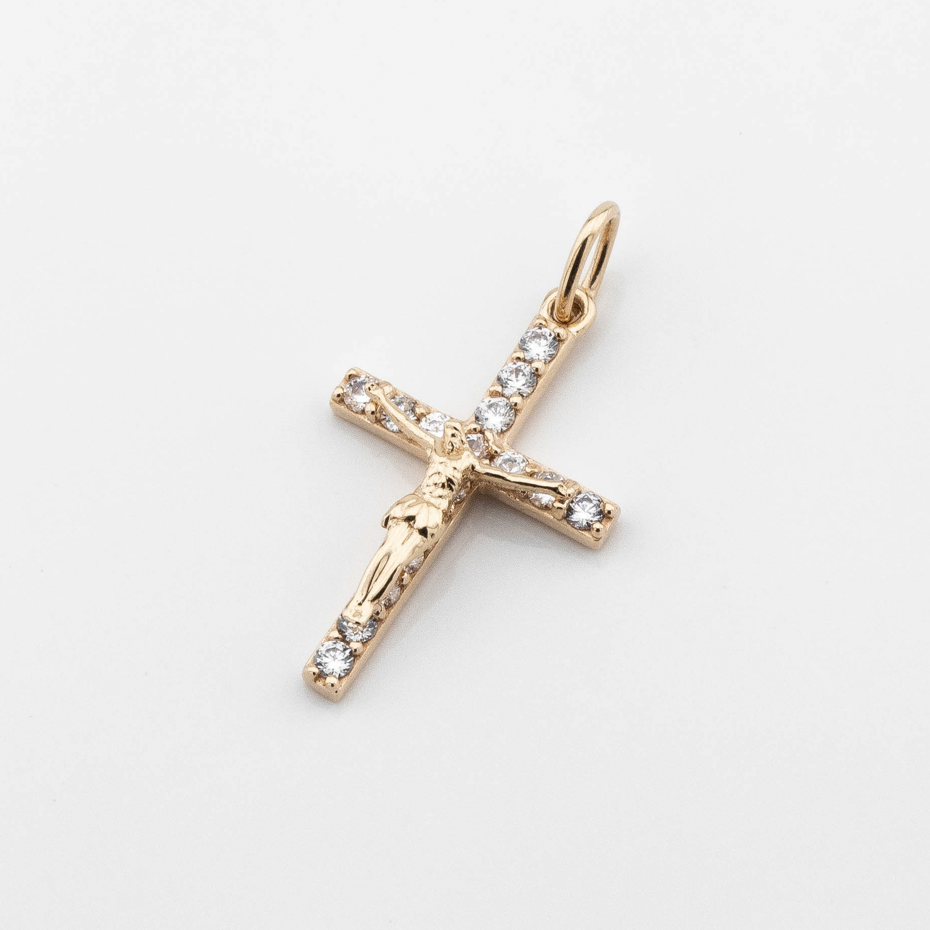 

Золотой крестик с фианитами p13948 Диамант