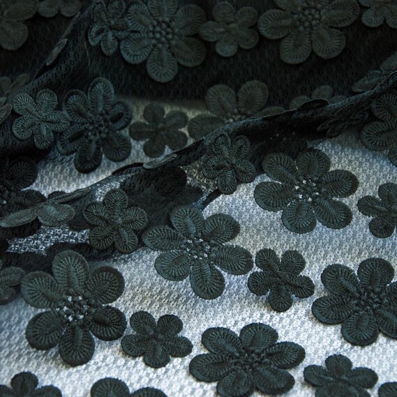 

Ткань Сетка с аппликацией Stoffelly V-1 чорна пог.м.