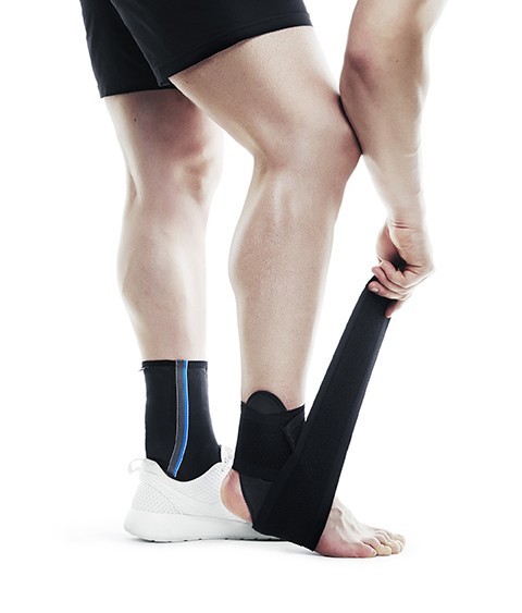 

Бандаж на голеностоп Rehband с ремнями 5 мм XS-XL Черный (7761)
