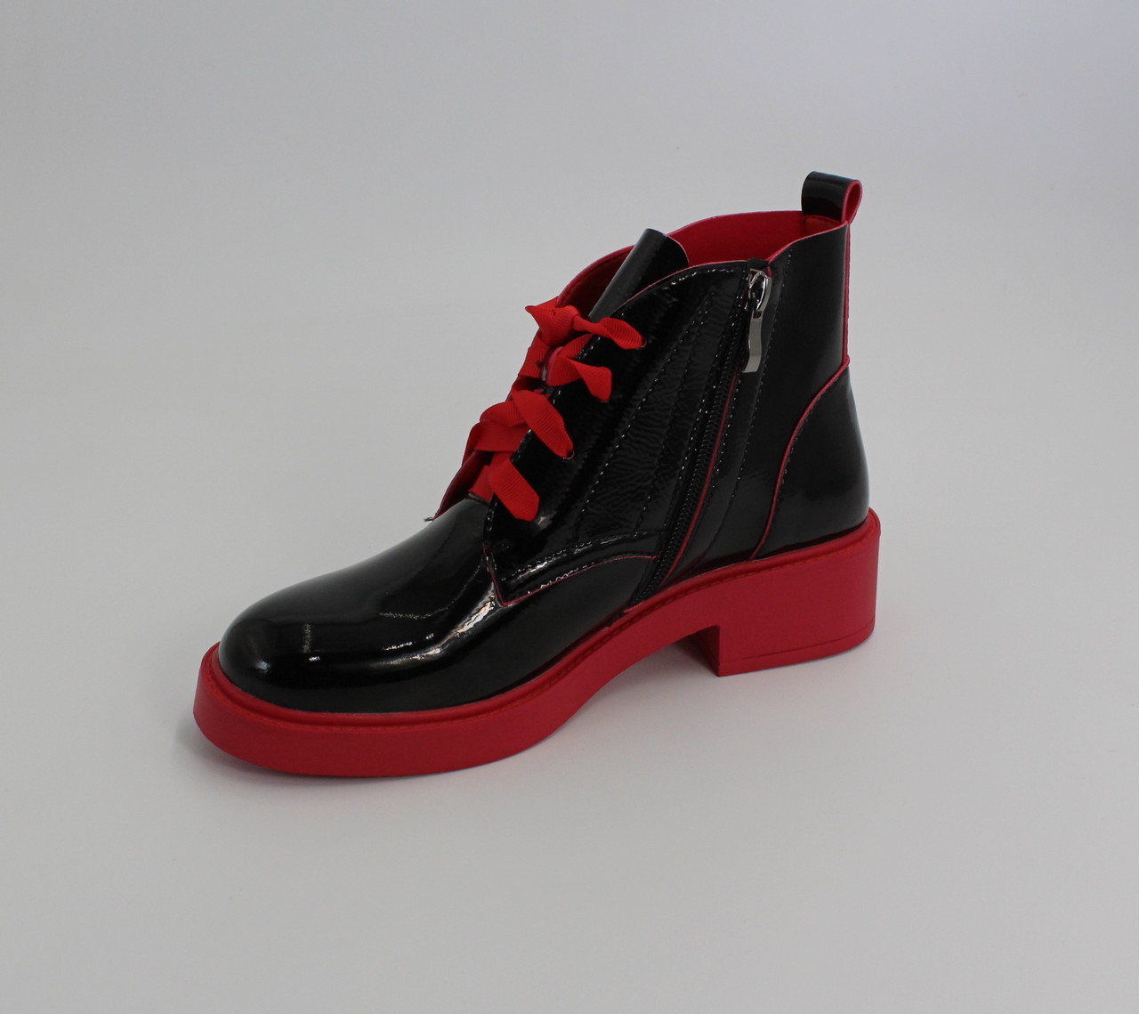 

Ботинки женские X016-25 Black Gabis / Модель 100824 39