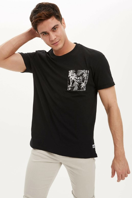 

Футболка Defacto с черепами на кармане  Черная (DeF T-shirt -7005-2, Футболка Defacto с черепами на кармане M Черная (DeF T-shirt -7005-2)
