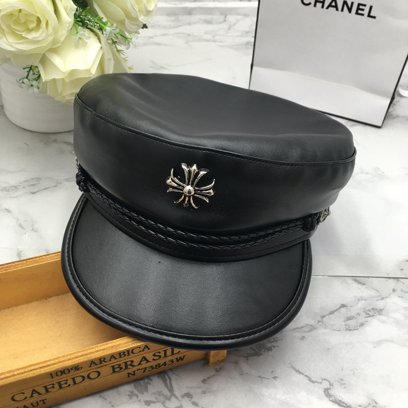 

Женский картуз, кепи, фуражка CAP с брошью из экокожи черный