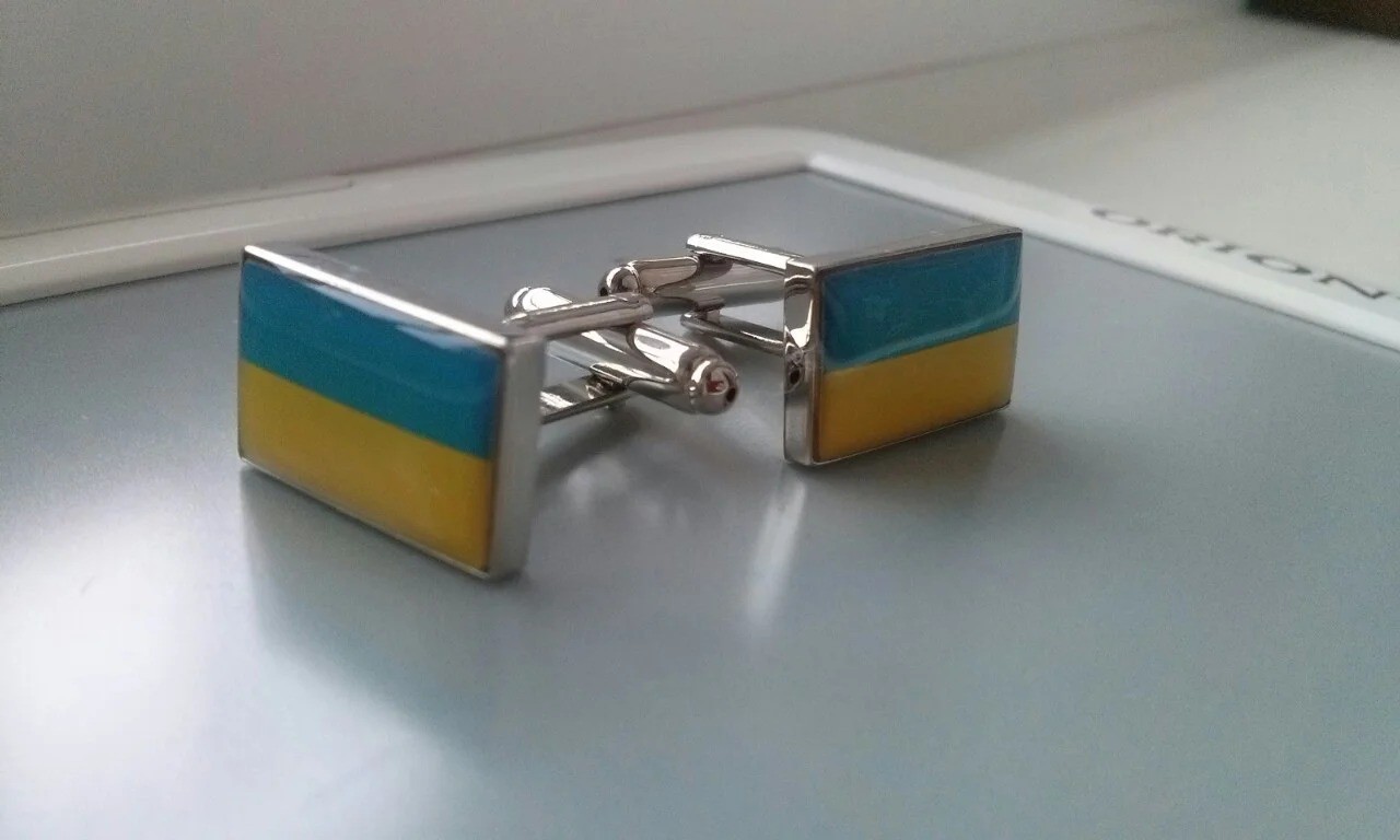 

Запонки с флагом Украины