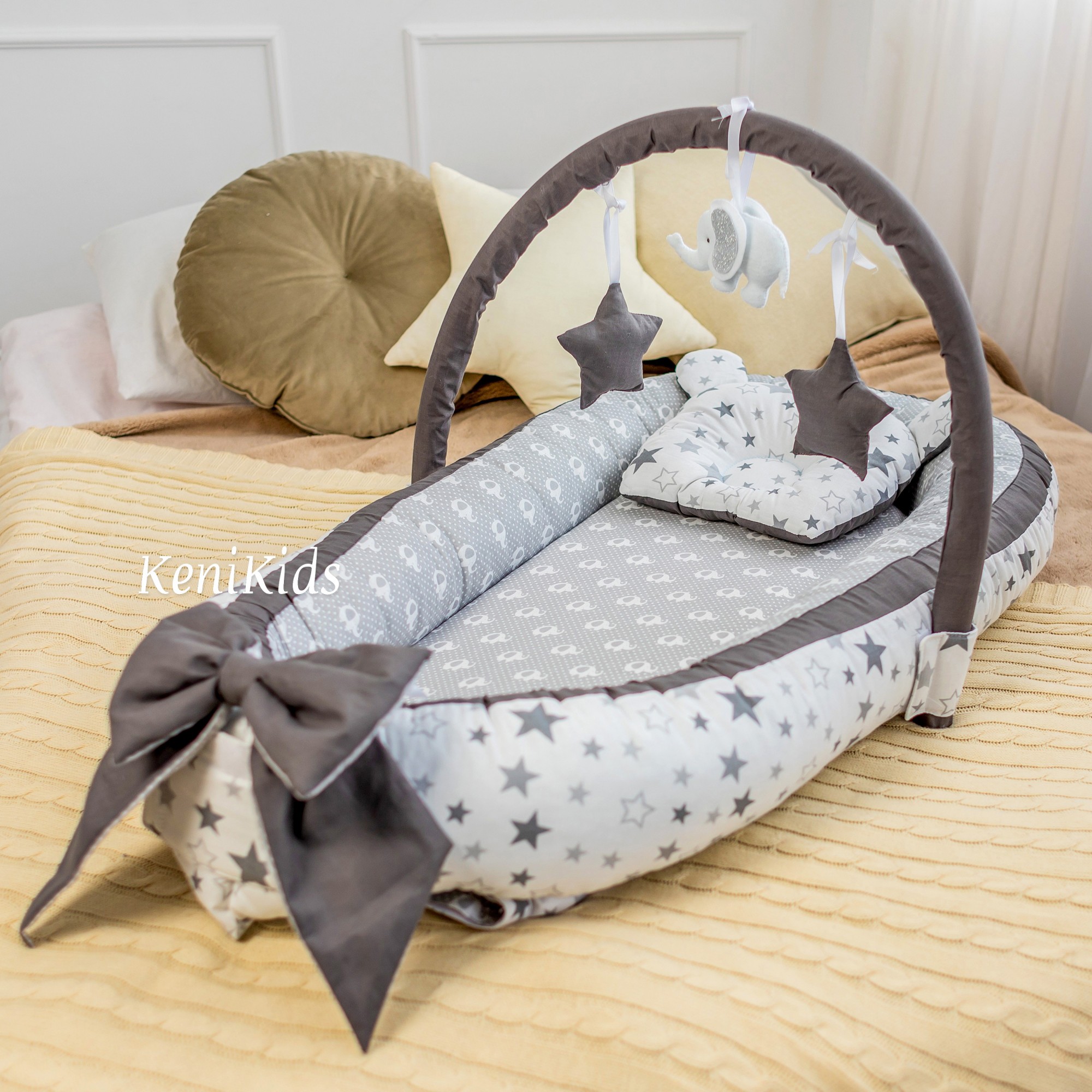 

Кокон-гнёздышко для новорожденных KENI KIDS Слоники 100x58 см. с ортопедической подушкой Серый