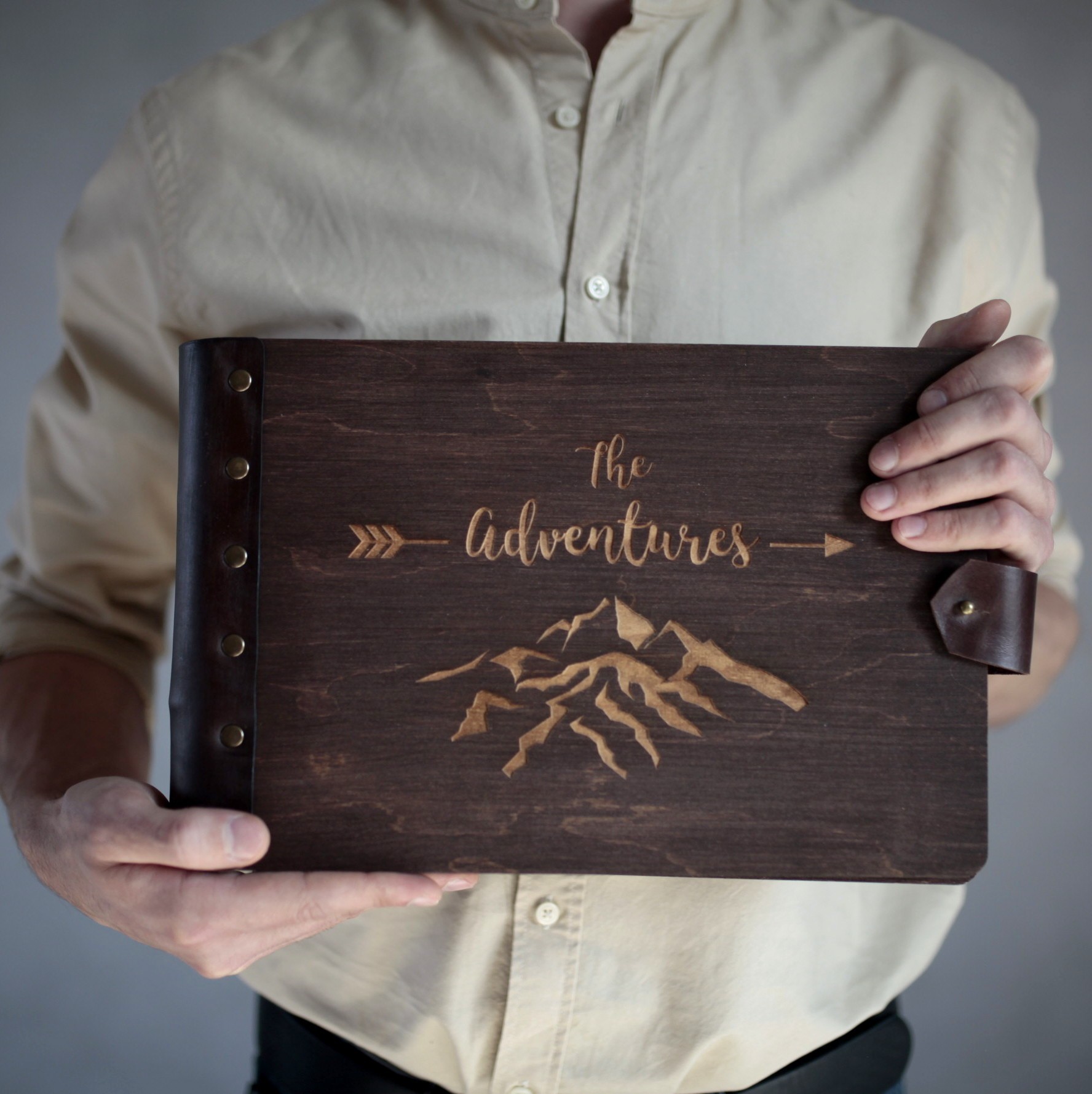 

Фотоальбом в деревянной обложке The Adventures 21х33,5 см FILWOOD