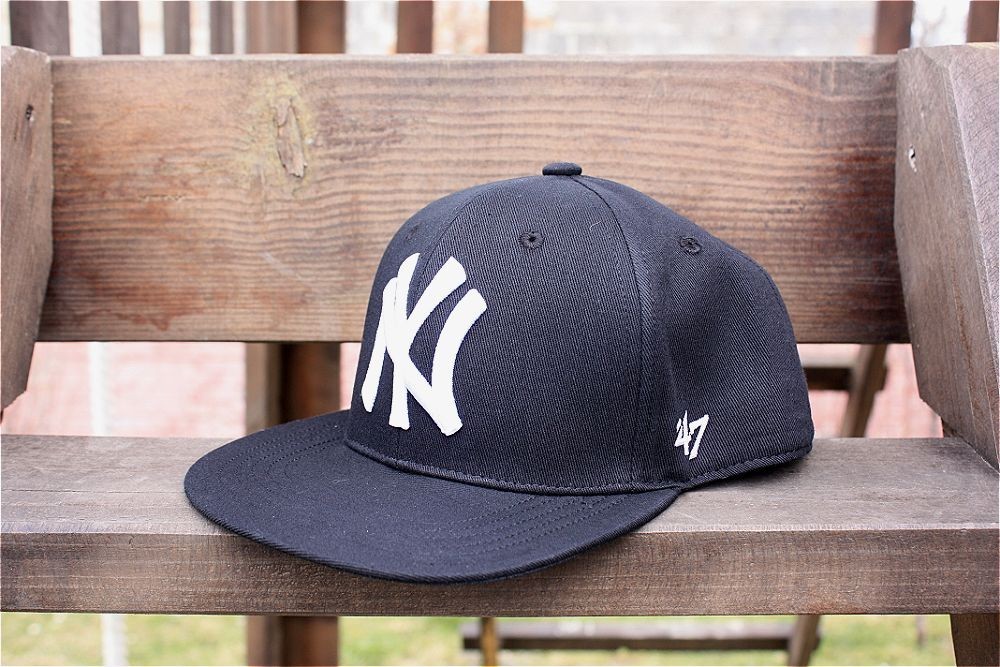 

Чоловіча бейсболка snapback SM079
