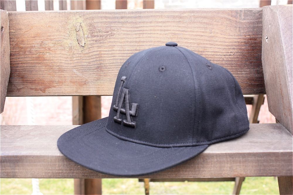 

Чоловіча бейсболка snapback SM076