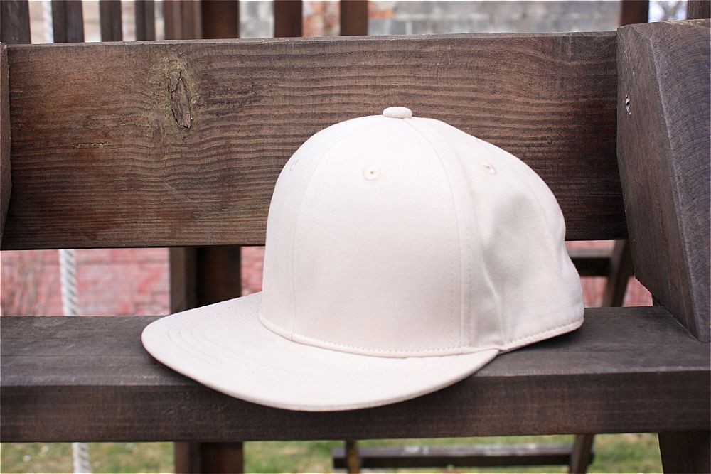 

Жіноча бейсболка snapback SM064