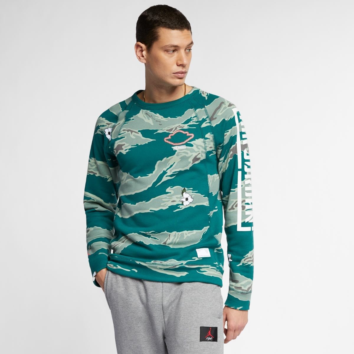 

Свитшот Air Jordan City Of Flight Fleece Crew S BQ6845-010