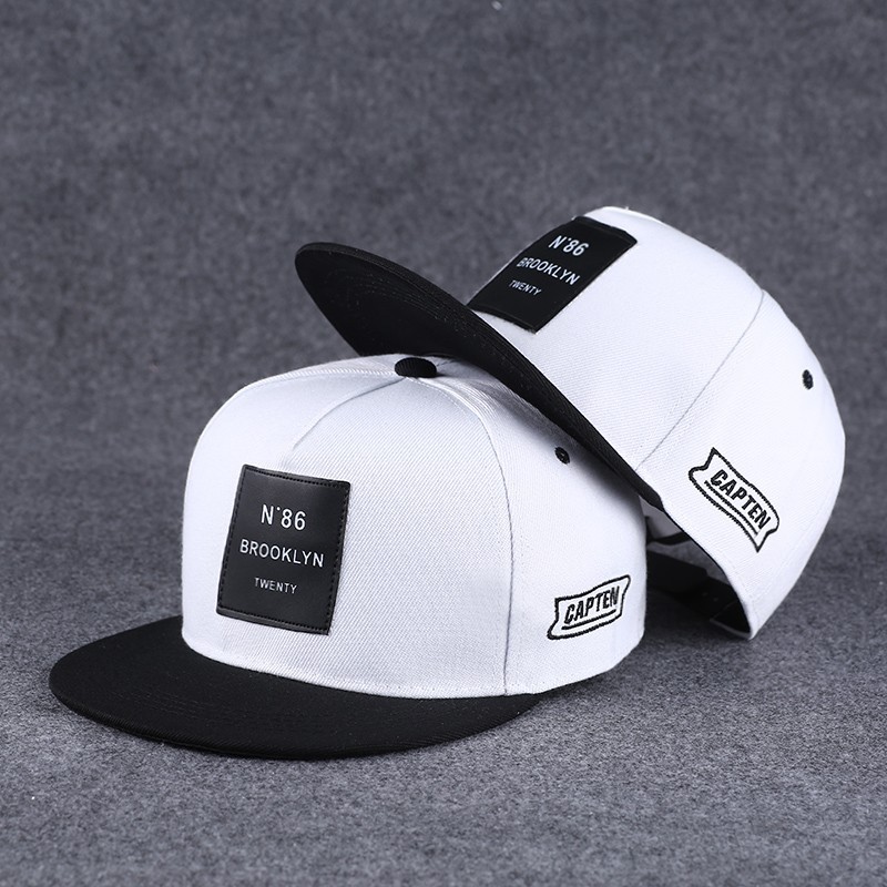 

Чоловіча бейсболка snapback SM026