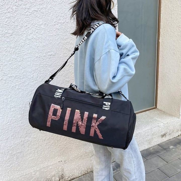 

Сумка Pink спортивная с отделением для обуви и мокрых вещей черная