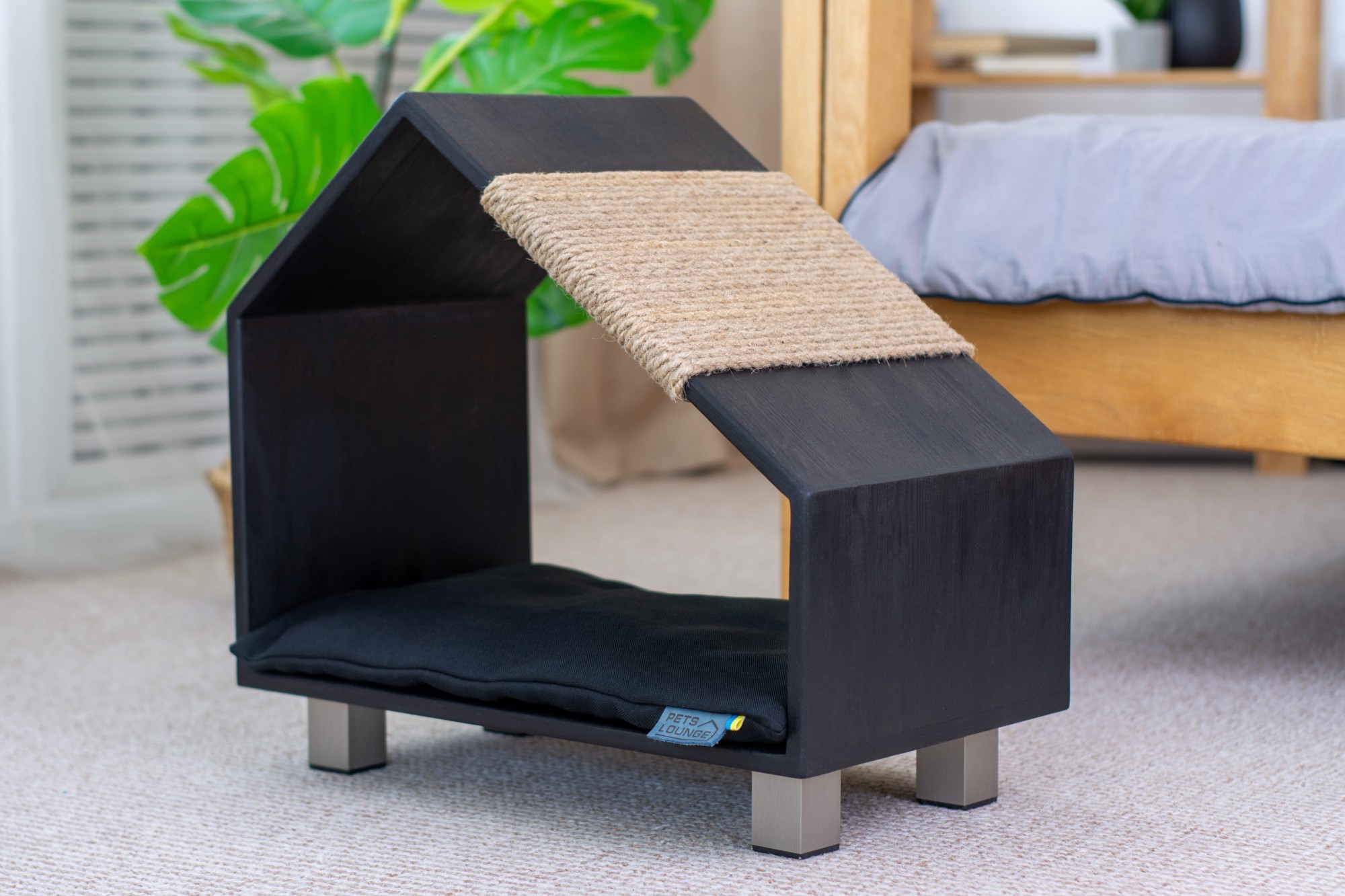 

Деревянный домик для котов Pets Lounge Cat House Black