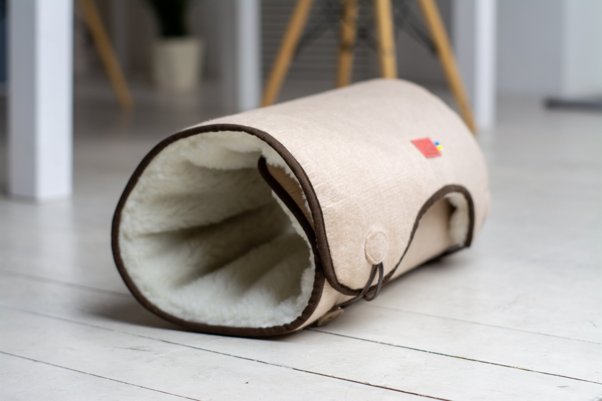 

Лежак - подстилка для кошек из войлока и меха Pets Lounge Tunnel Beige, 84х50 см