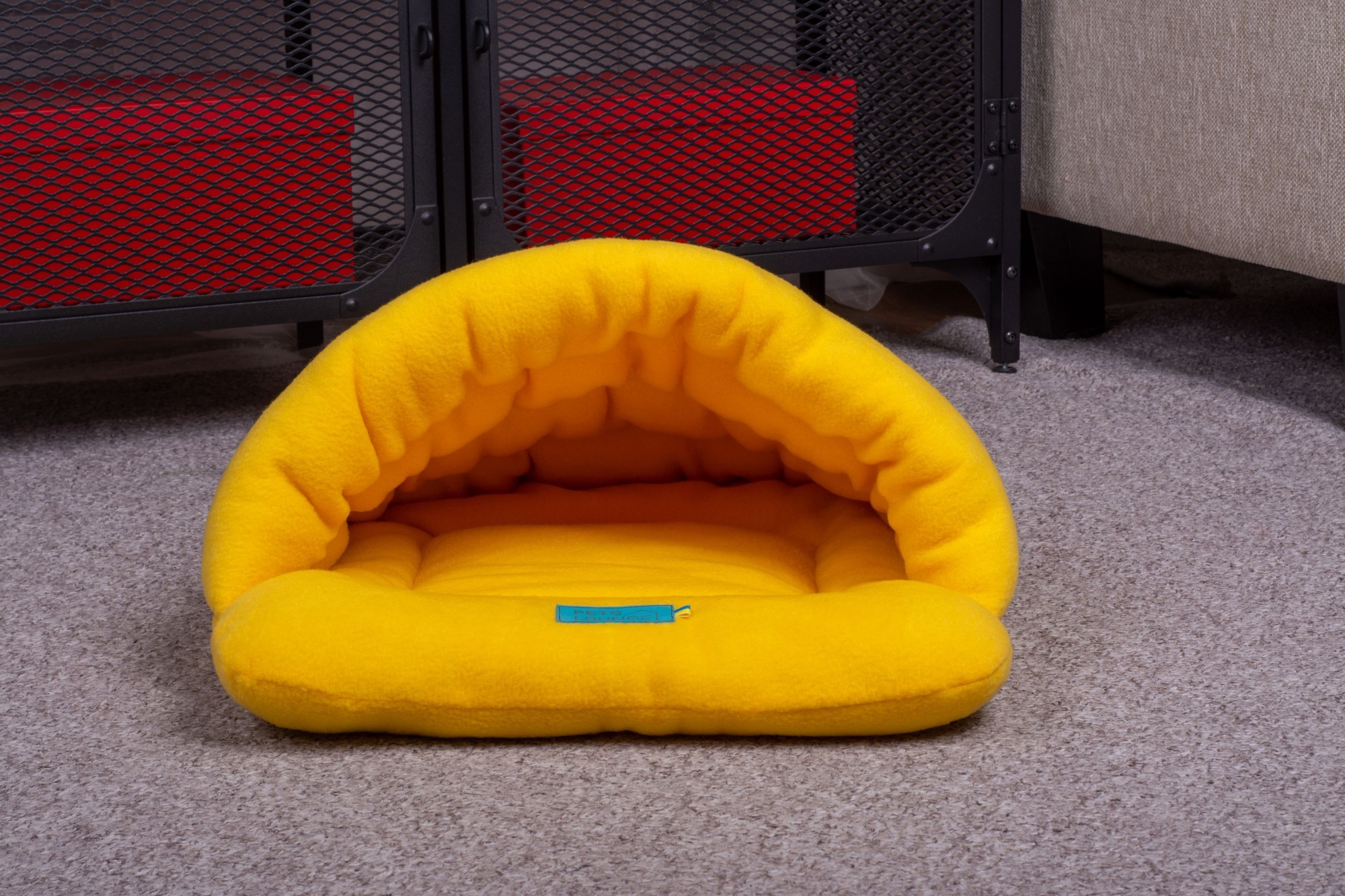 

Лежак (спальное место) для котов и собак Pets Lounge Slipper Yellow, 50х45 см
