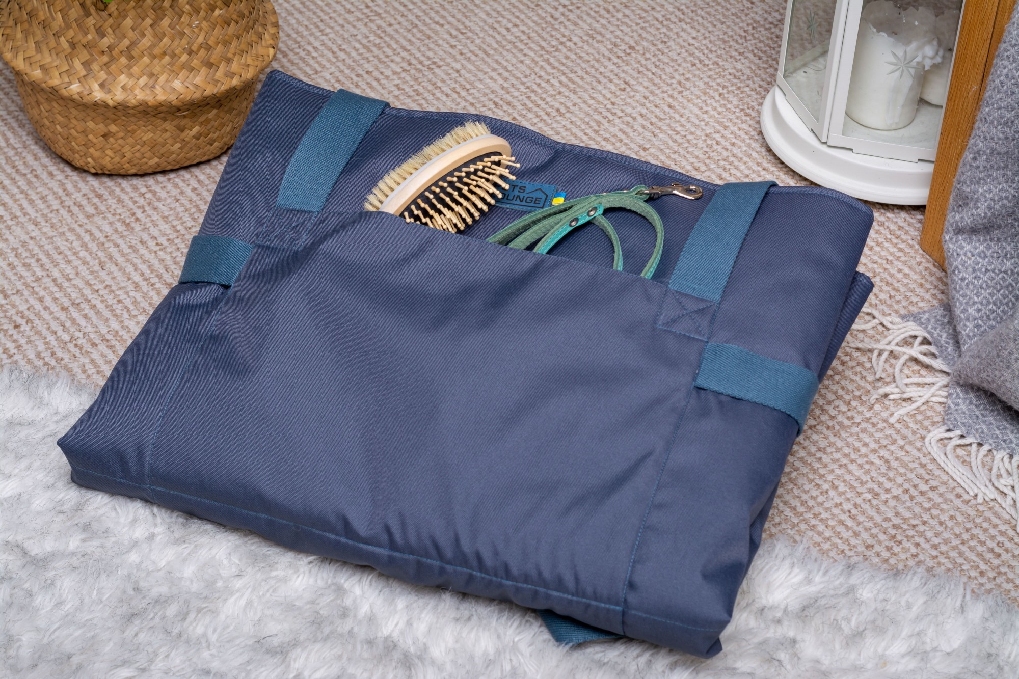 

Сумка - лежак для котов и собак Pets Lounge Travel Bed, синяя