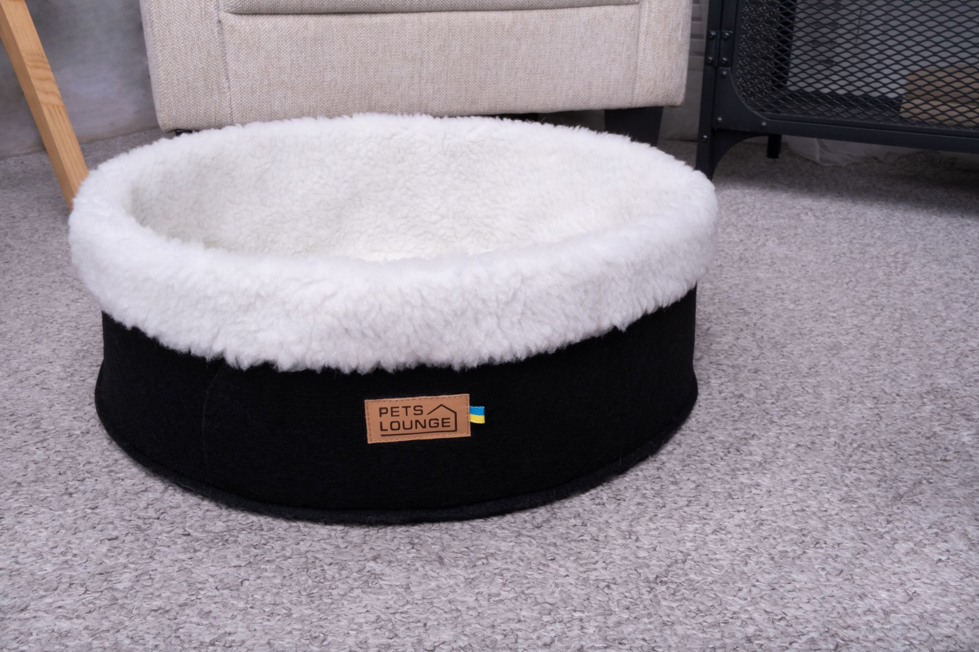 

Лежак для собак и кошек из войлока Pets Lounge Круг чёрный, 45 см
