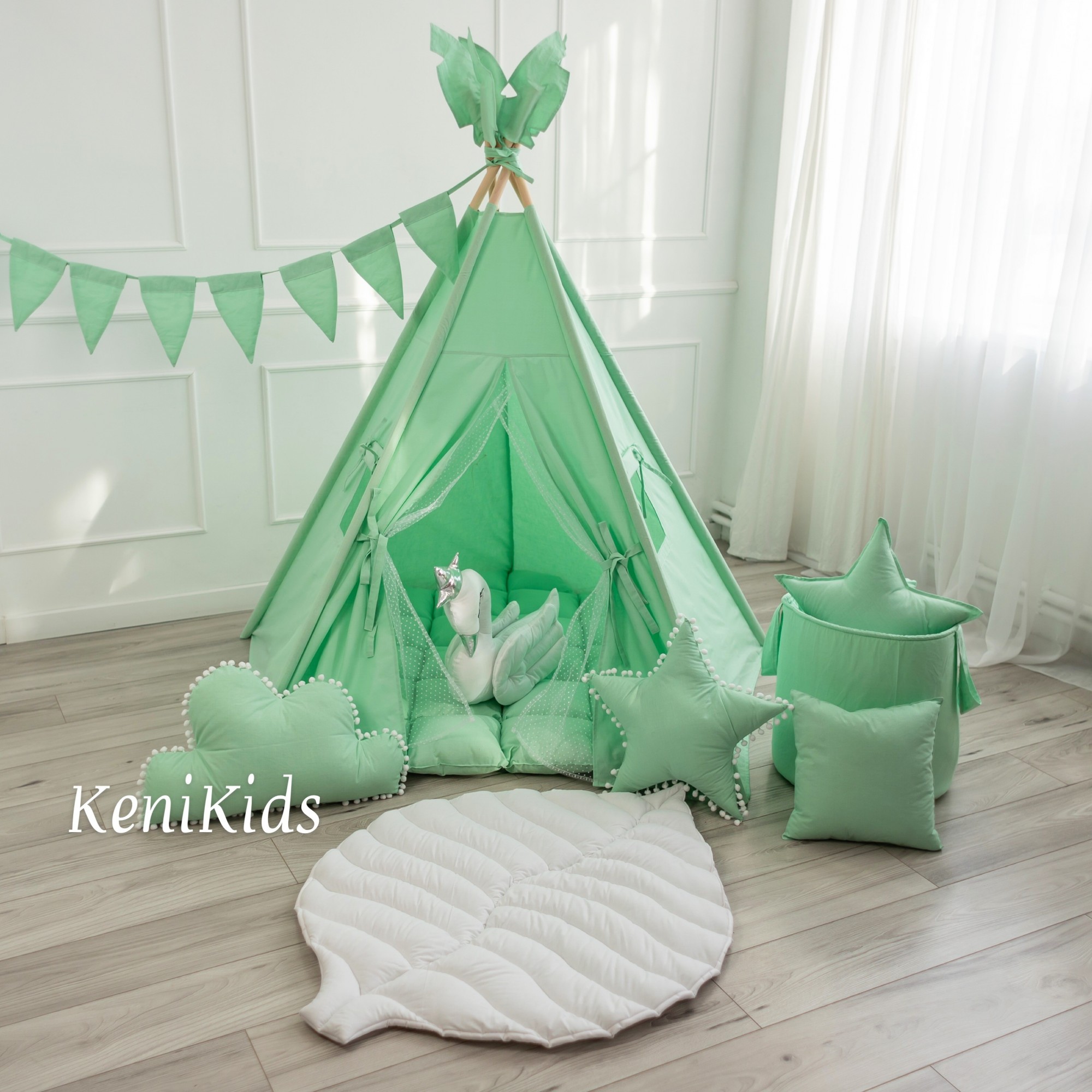 

Палатка Вигвам VIGVAM ELIT 160х160х170 см Фисташковая + Матрас 15 см + Игровой Коврик Листик + Корзина для игрушек и Подушки 2 шт
