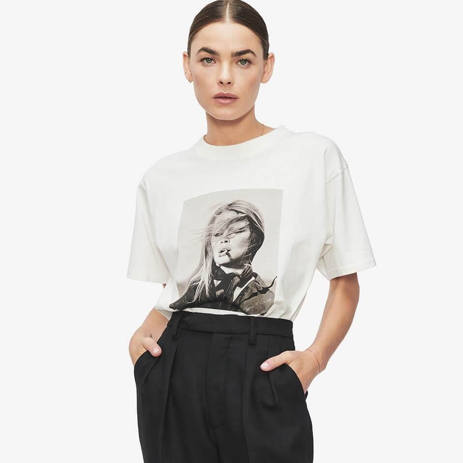 

Футболка женская Smoking girl Berni Fashion (L) Белый