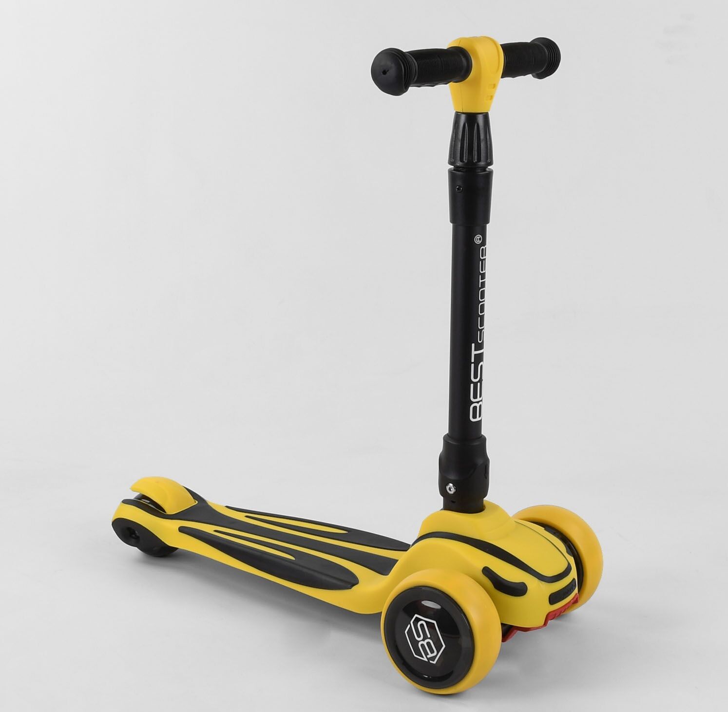 

Детский трехколесный самокат с наклонным поворотом руля и прочной декой Best Scooter Maxi S-4788 Желтый