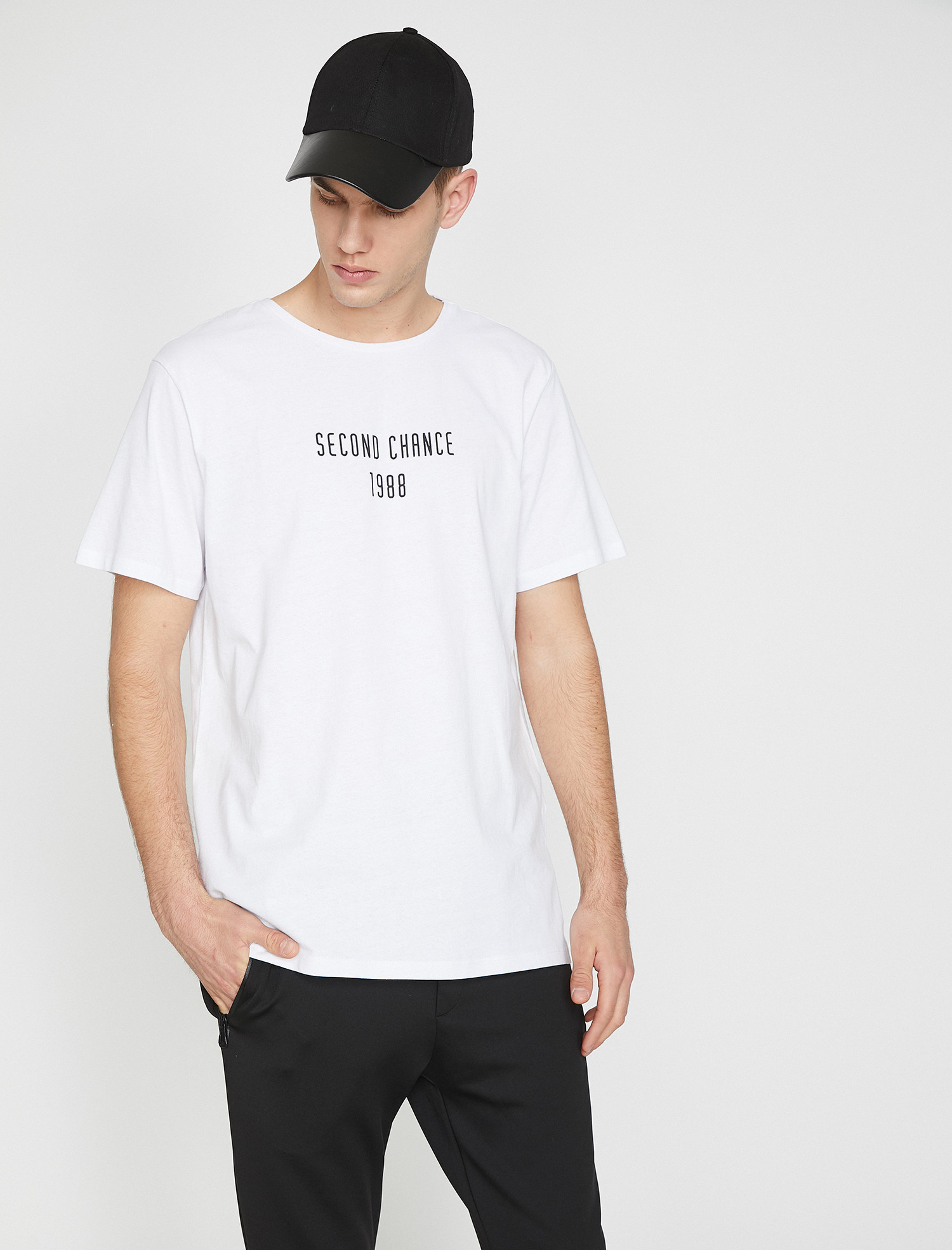 

Футболка Koton 9YAM14145OK-000 S White