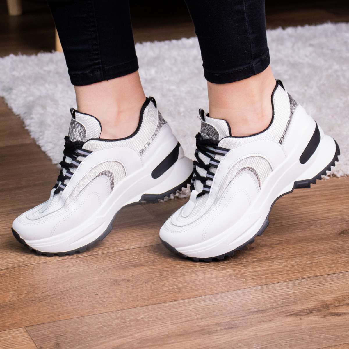 

Кроссовки женские Fashion Gabby 2853 39 размер 24,5 см Белый