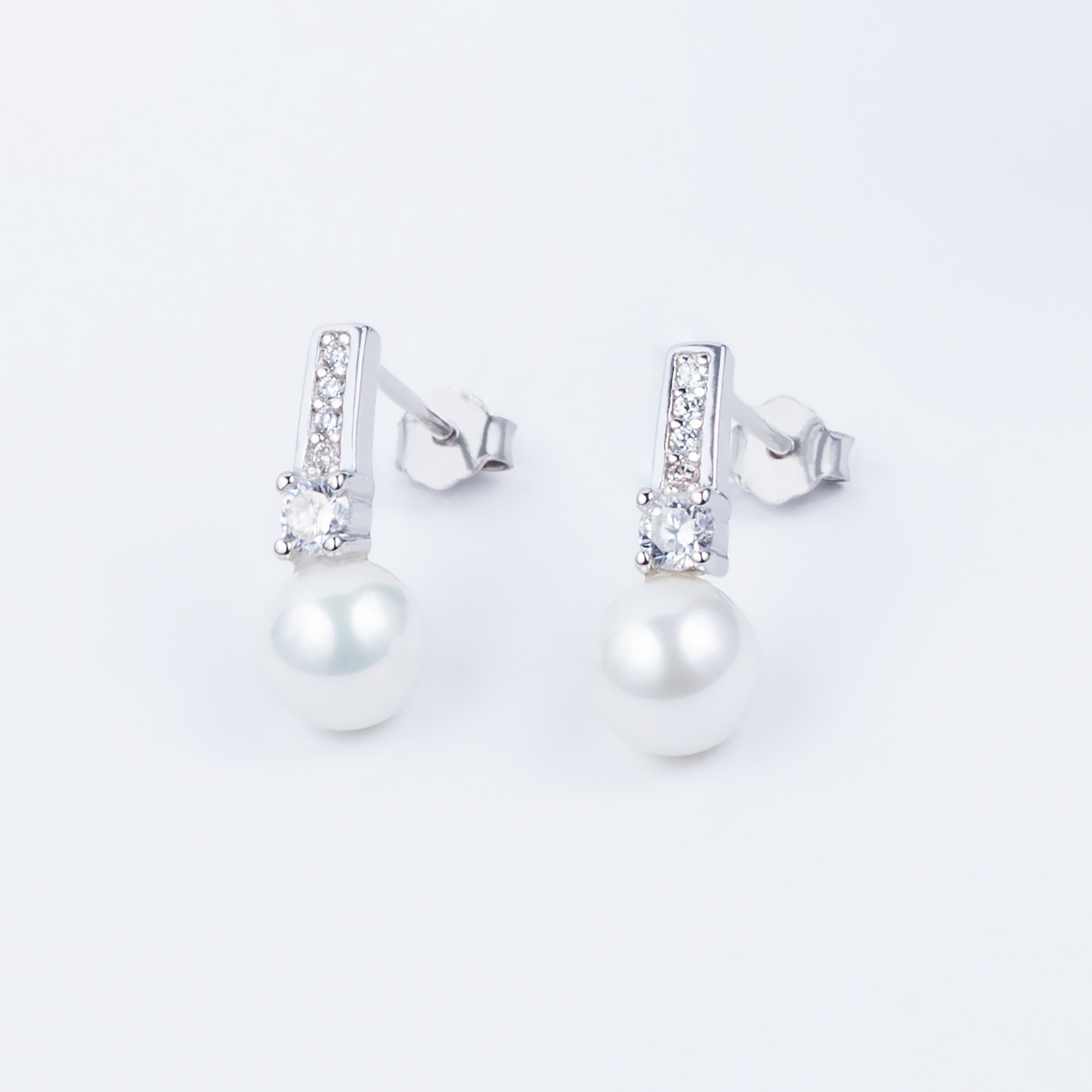 

Сережки TOP Silver 1,65 г 9520119б