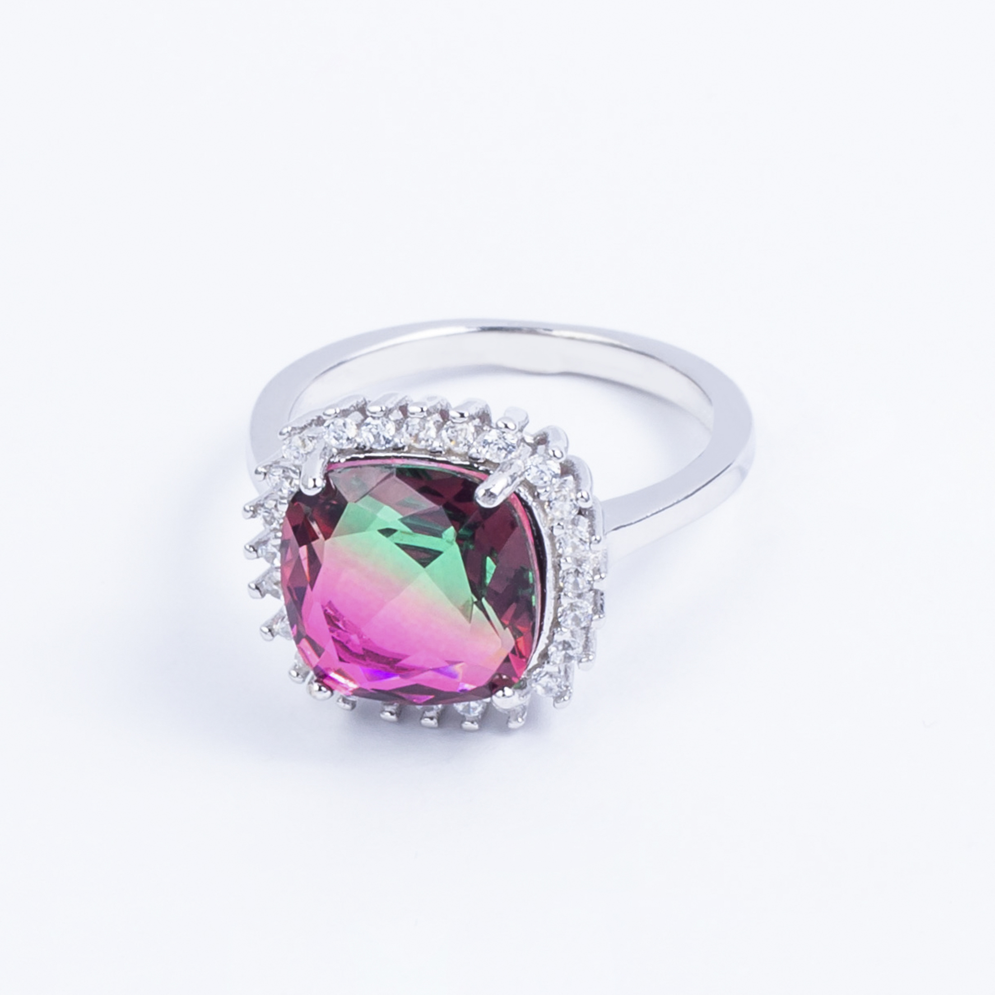 

Каблучка TOP Silver размер 17,0 3,84 г 9510130кз