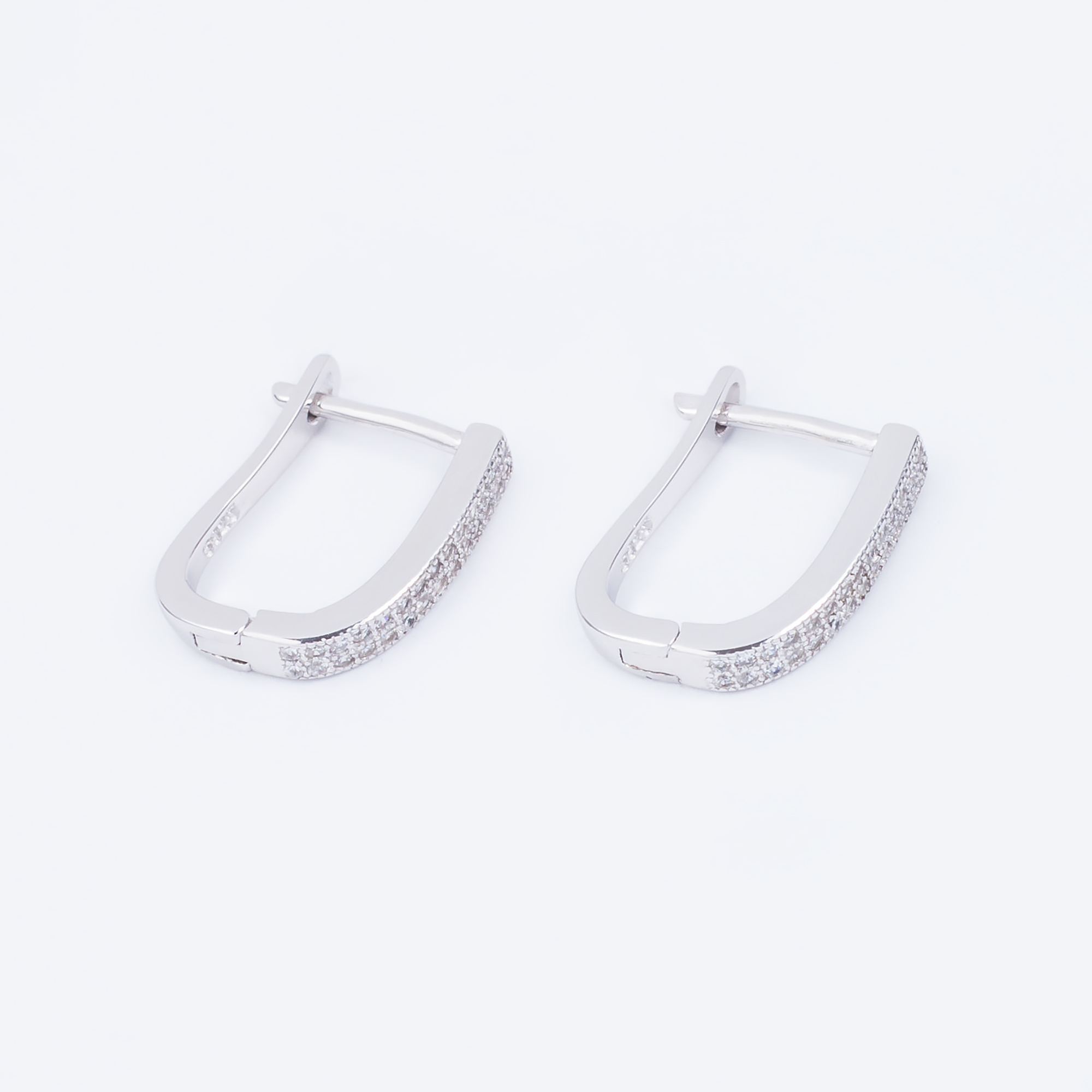 

Сережки TOP Silver 2,23 г 520387б