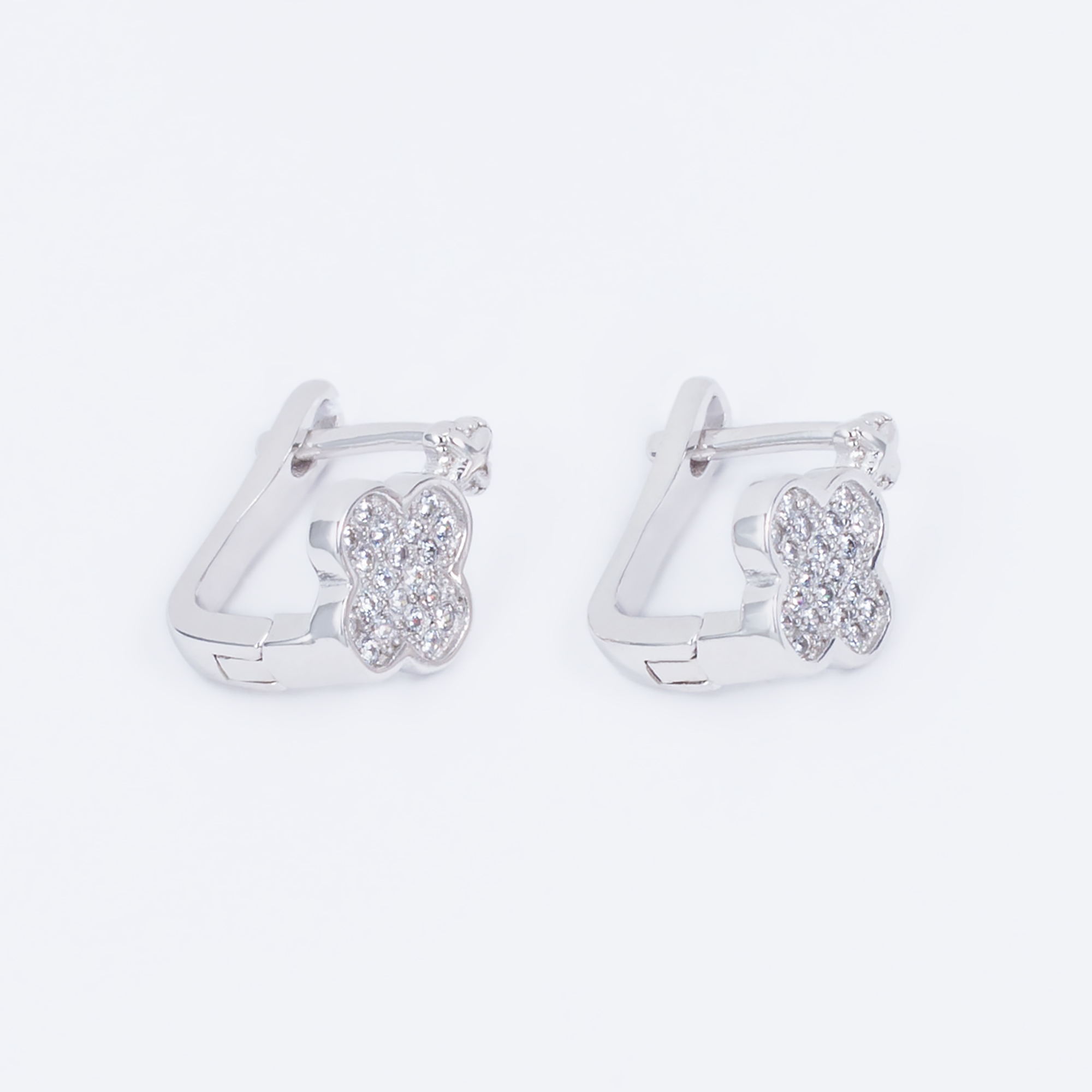 

Сережки TOP Silver 2,63 г 9520083б