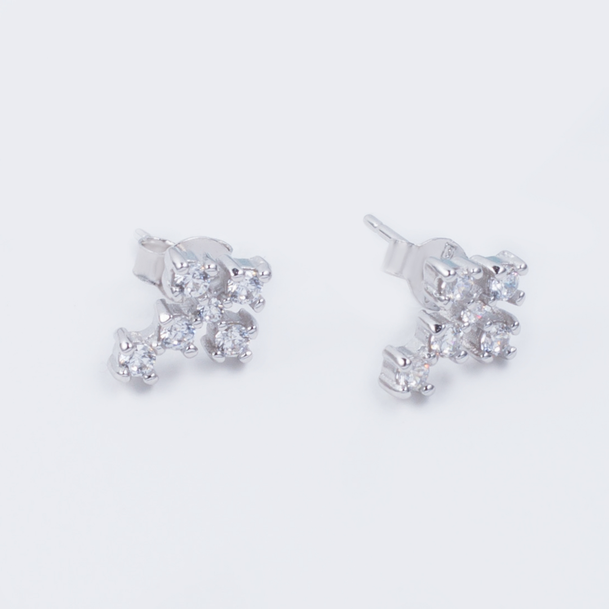

Сережки TOP Silver 1,43 г 9520003б
