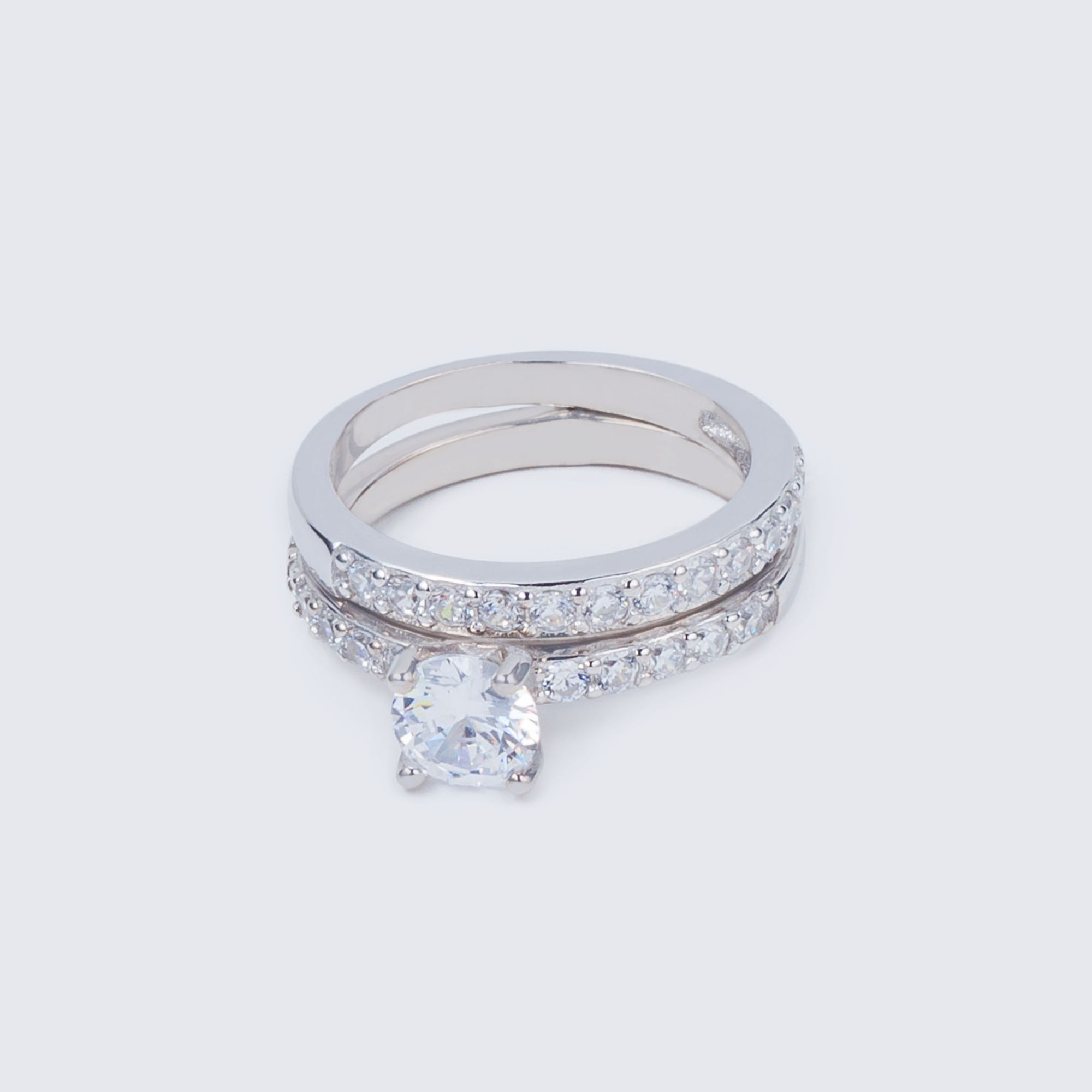 

Каблучка TOP Silver размер 18,0 4,07 г 510077б