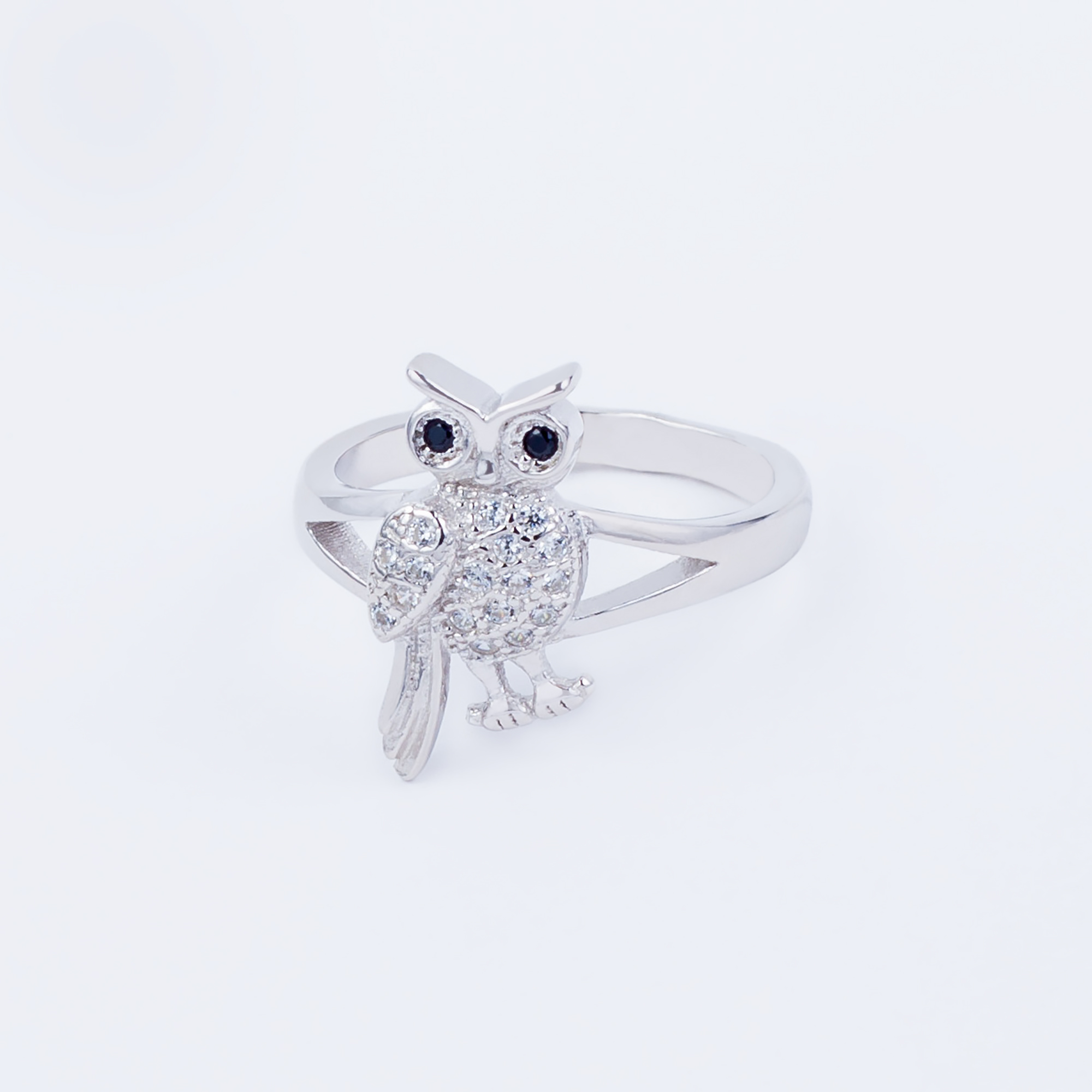 

Каблучка TOP Silver размер 15,5 2,75 г 9510076чб