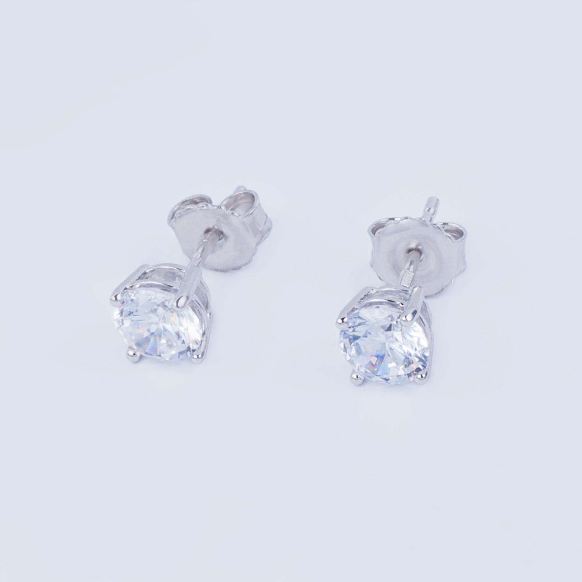 

Сережки TOP Silver 1,00 г 520151б