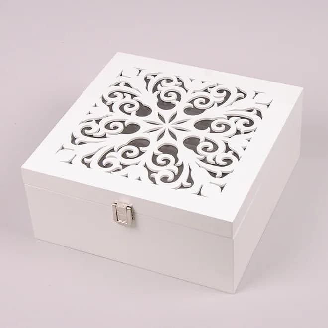 

Шкатулка для бижутерии Flora 23*23*10 см белая 26004