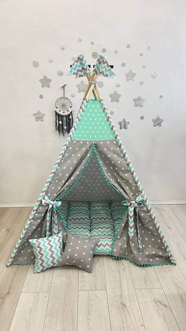 

Вігвам - Дитячий намет "Зорі" колір М'ятний Сірий з помпонами + 2 подушки + система антискладання