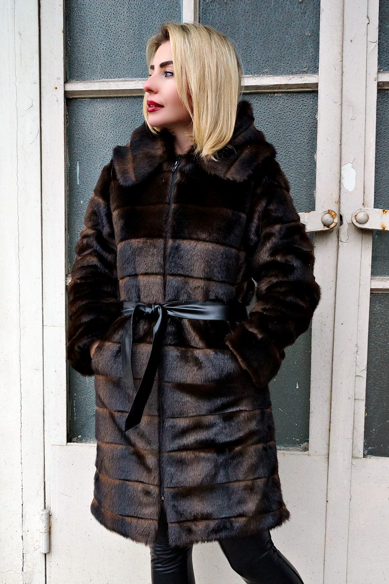 

Fashions • Шуба Мишель Fashions 44 коричневый (018/н-стр-з)