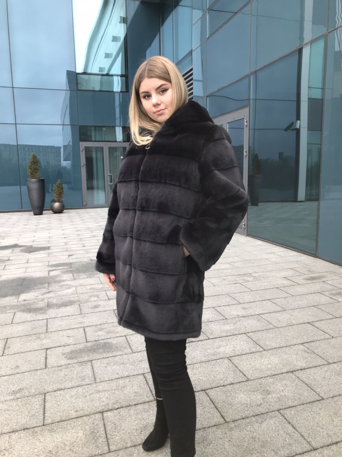 

Fashions • Шуба Jane Fashions 56 антрацит (№037К-бр)