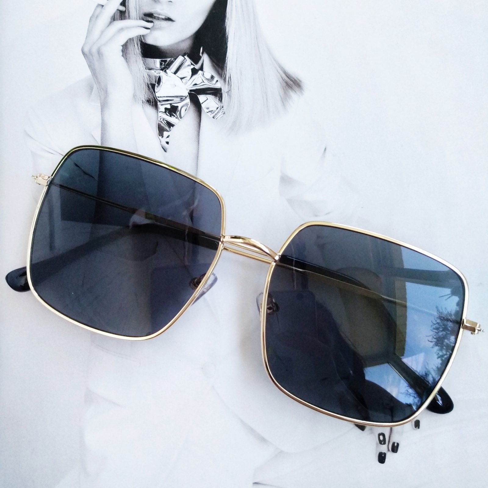 

Квадратные женские крупные очки черные