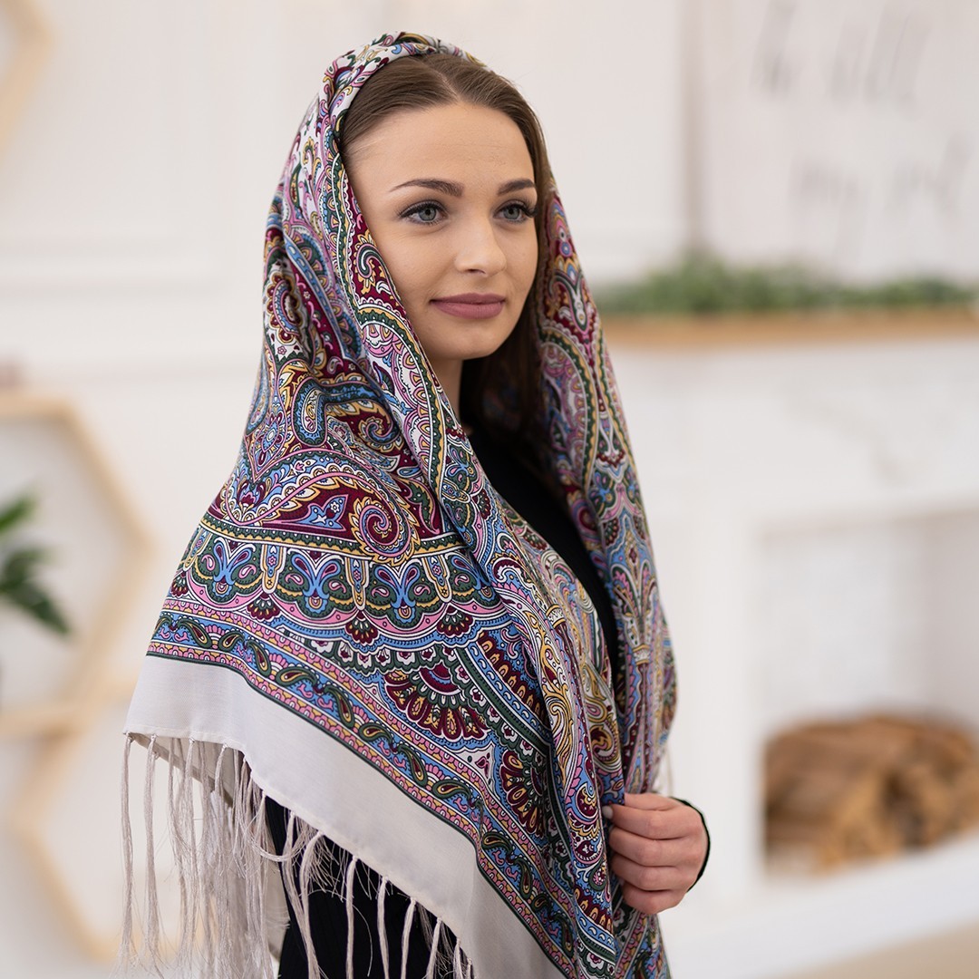 

Кремовый павлопосадский шерстяной платок Таира 1265.4