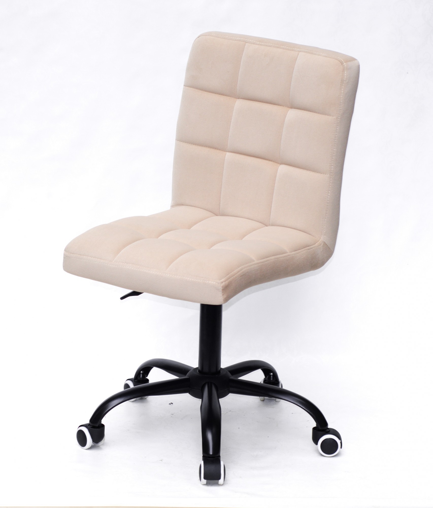 

Кресло офисное Onder Mebli AUGUSTO Б-Т БЕЖЕВЫЙ B-1005 BK-OFFICE