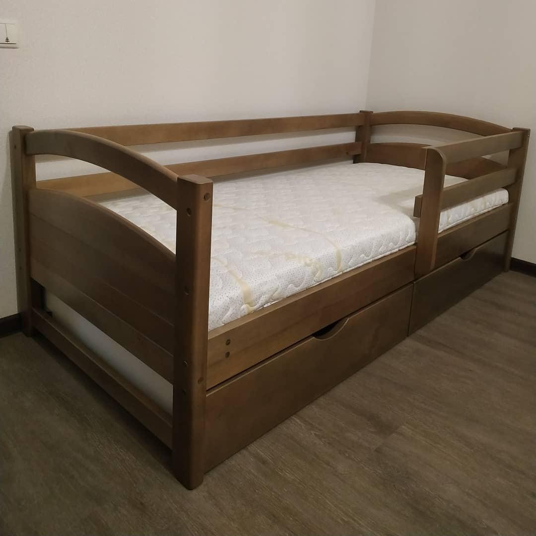 

Кровать односпальная тахта RainbowDream Милана 90х200 см массив ольхи в тонировке, с ящиками и бортом
